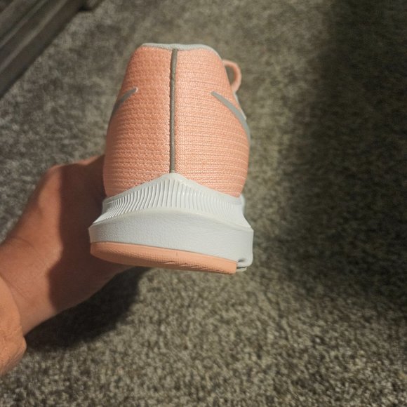 Nike Women's size 9 - Picture 8 of 9